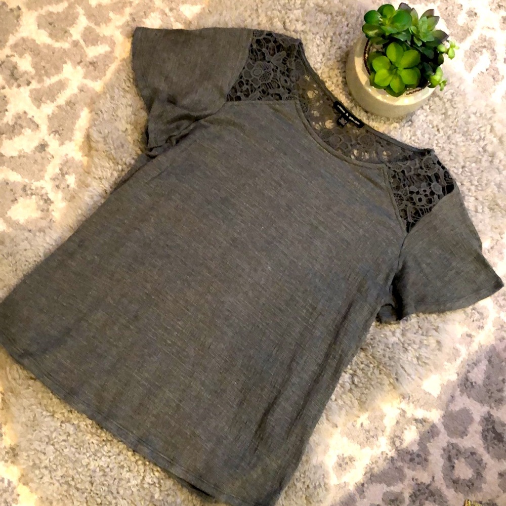 Cable & Gauge Olive Top with Lace